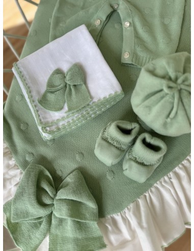 Set nascita cappellino e babbucce verde